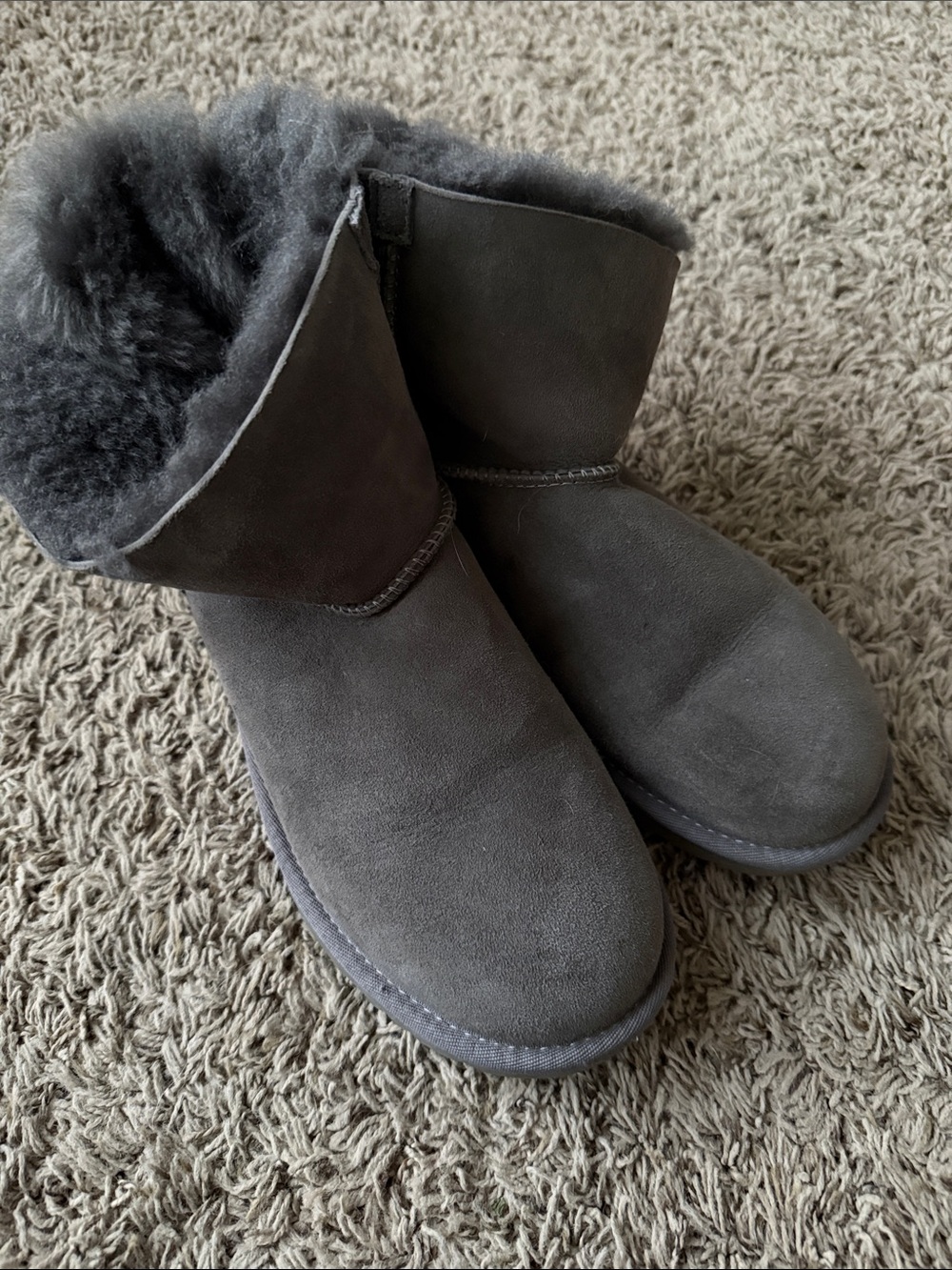 Women’s Ugg Boots in Gray with bows in the back